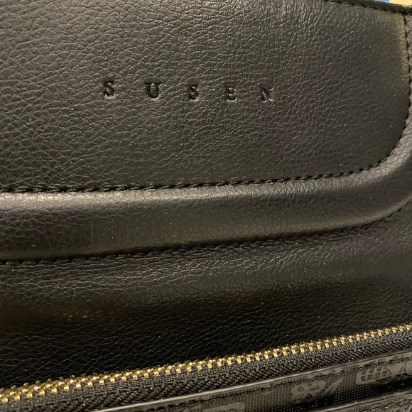 Susen | Handbag purse I Black with gold details | Bonus change purse | New - Picture 4 of 12